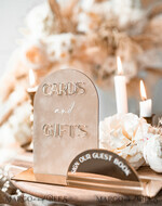 TISCHDEKORATIONSCHILDER   Gästebuch & Karten Geschenke Schilder Goldene Acryl Geschenke & Karten Schilder mit Ständer, Beige Samt und goldenes Gästebuch Schild, Goldene Plexi Geschenke & Karten Schilder, Luxuriöse Hochzeits Gästebuch Dekor Centerpieces7