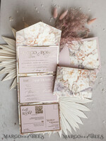 HOCHZEITS EINLADUNGEN 3-fach gefaltete Hochzeitseinladungen 3-fach Luxus Blush Pink Spiegel Gold Hochzeitseinladungen, elegante Nude Hochzeitseinladungen, Glamour Acryl Monogramm Hochzeitseinladungen, Spiegel Plexi Hochzeitseinladungsset32