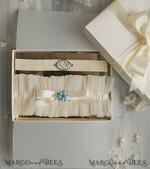 BRIDE bolero, robes, garter Geschenkidee für die Braut Strumpfband Doppeltes Strumpfband-Set für die Braut – edel & romantisch in Geschenkbox mit Gedicht – perfektes Geschenk zur Hochzeit5