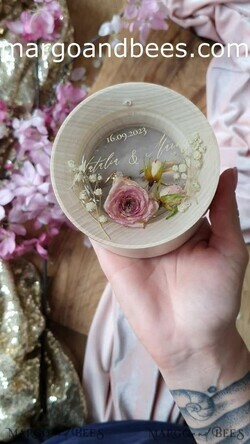 RINGTRÄGERBOXEN & KISSEN Epoxidharz Trauringe Box Elegante Epoxidharz Hochzeitsringbox, personalisierte Harzringbox mit Gravur, minimalistische echte Blumen Hochzeitsringbox mit Samt, rustikale Hochzeitsstationery.7