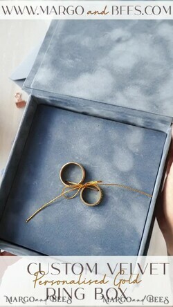 RINGTRÄGERBOXEN & KISSEN Samtkästchen für den Trauungszeremonie Staubblauer goldener Samt-Ringbox für die Zeremonie, Ringbox für die Hochzeitszeremonie 3 Ringe Samt, Boho Glam Hochzeitsringboxen für ihn und sie, luxuriöse Samt-Ringbox doppelt mit maßgeschneiderten Farben.11