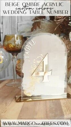 TISCHDEKORATIONSCHILDER   Acryl Tischdekoration Zahlen Acrylbogen Ombre Beige Tischnummern, klare Acryl- und Goldtischnummern, Nude Taupe Gold Plexi Tischnummern, tanfarbene Luxus Hochzeits Tischdekoration, erdige Hochzeitsschild.15