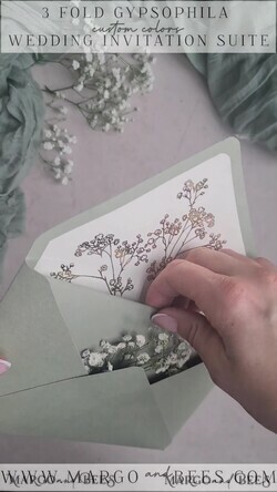 HOCHZEITS EINLADUNGEN 3-fach gefaltete Hochzeitseinladungen 3-fach Luxus Salbeigrüne Goldene Hochzeitseinladungen, Elegante Gartenhochzeitskarten, Baby Breath Bouquet Gypsophila Hochzeitseinladungen, Natürliche florale Hochzeitseinladung Suite19