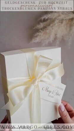 NEWLY WEDS COUPLE GIFTS Geldgeschenk zur Hochzeit  Geschenkschachtel für Geld Geldgeschenk zur Hochzeit mit Strauß aus Trockenblumen personalisiert21