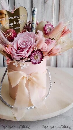 NEWLY WEDS COUPLE GIFTS Geldgeschenk zur Hochzeit  Geschenkschachtel für Geld Geldgeschenk zur Hochzeit mit Strauß aus Trockenblumen personalisiert9