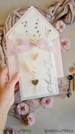 WEDDING INVITATIONS whimsical boho invites Whimsical Blush Gold Wedding Invitation with vellum etui natural dierd flowers pampass gras, Garden Elegant Floral Wedding Invitation with mirror gold heart35