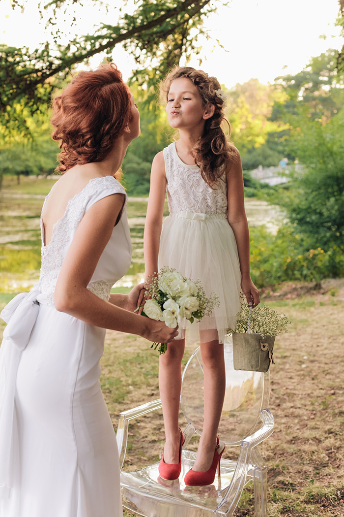 flower girl rustic wedding 4lovepolkadots 