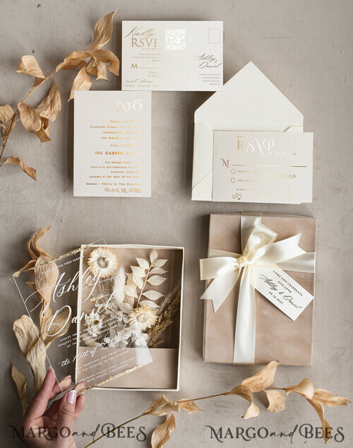 Natural Dried Flowers Wedding Invitations in velvet box, Plexi Glamour ...