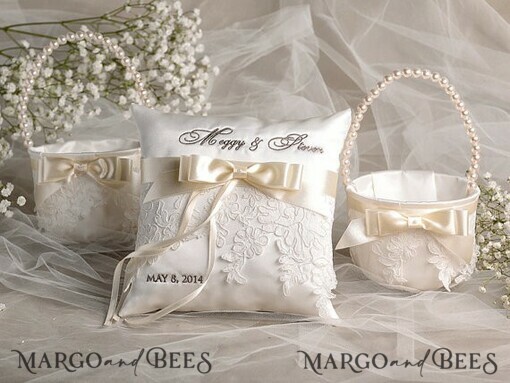 BASKET, PILLOWS & SHOES crystal pillow