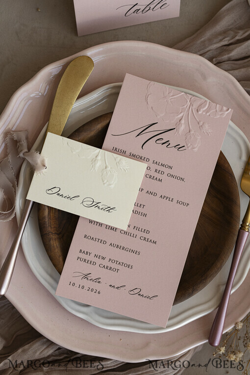 MENU & PROGRAMS romantic Elegant wedding menu card – a stylish way to display your wedding dishes and beautifully complement your table décor and place settings.