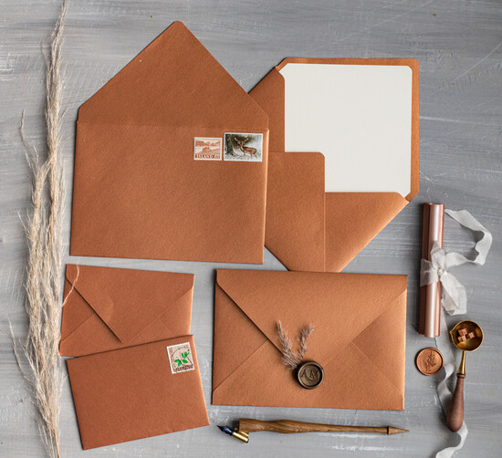 HOCHZEITS EINLADUNGEN Samtene Umschläge Terrakotta handgefertigte Umschläge mit Futter für Einladungen, handgefertigte Bastelumschläge für Hochzeitskarten. 03/Klas/env