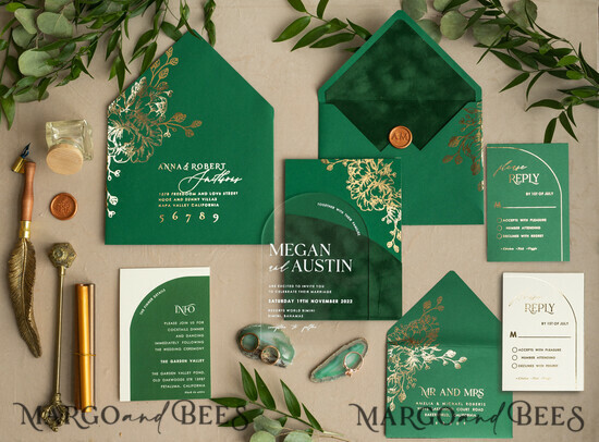 WEDDING INVITATIONS gold / rose gold / silver / glitter Arch Gold Acrylic wedding invitation suite, Velvet Pocket  Green Wedding Invites, Glamour Wedding Invitations, Greenery Wedding Set 01/velGPxgreen/z