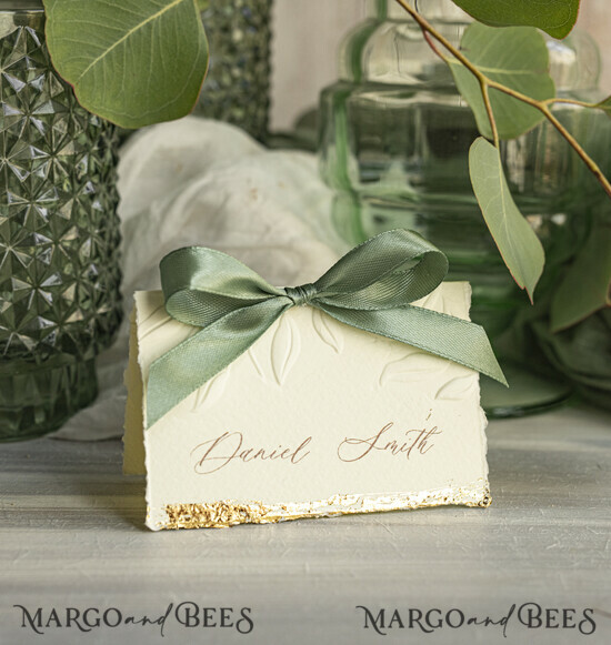 PLACE CARDS / TABLE CARDS Romantic Boho/ Botanical/ Floral Personalized Place Cards with Gold Foil Edge & Embossed Leaf Design 01/DEsuemBO/w