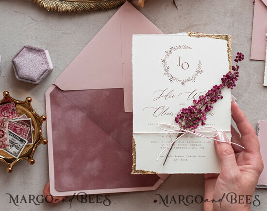 HOCHZEITS EINLADUNGEN moderne Kalligraphie / feine Kunst Feine Kunst Elfenbein Gold Hochzeitseinladung, Echte Heide Blumen Hochzeitseinladung, Französische Provence Einladungssuite, Kranz Monogramm Hochzeitseinladungssuite, Zergliedertes Rand Einladung, Zerrissene Rand Hochzeitseinladungen gold, Feine Kunst Hochzeitseinladungssuite, Zergliedertes Rand Papier. 01/DEsu/z