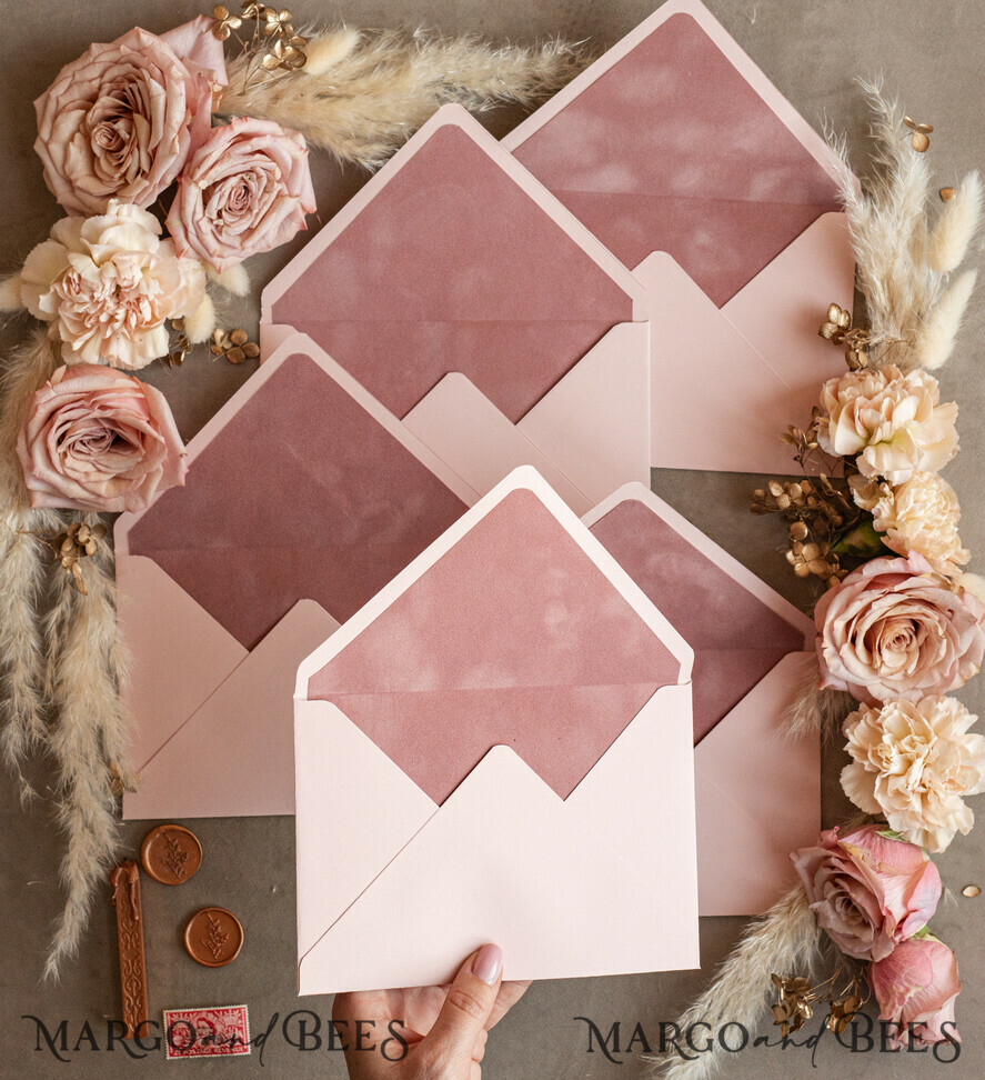 HOCHZEITS EINLADUNGEN Samtene Umschläge Rosenquarzfarbene Umschläge für Einladungen mit Samtfutter, A7 handgefertigte Umschläge mit Samtfutter für Hochzeitseinladungen.