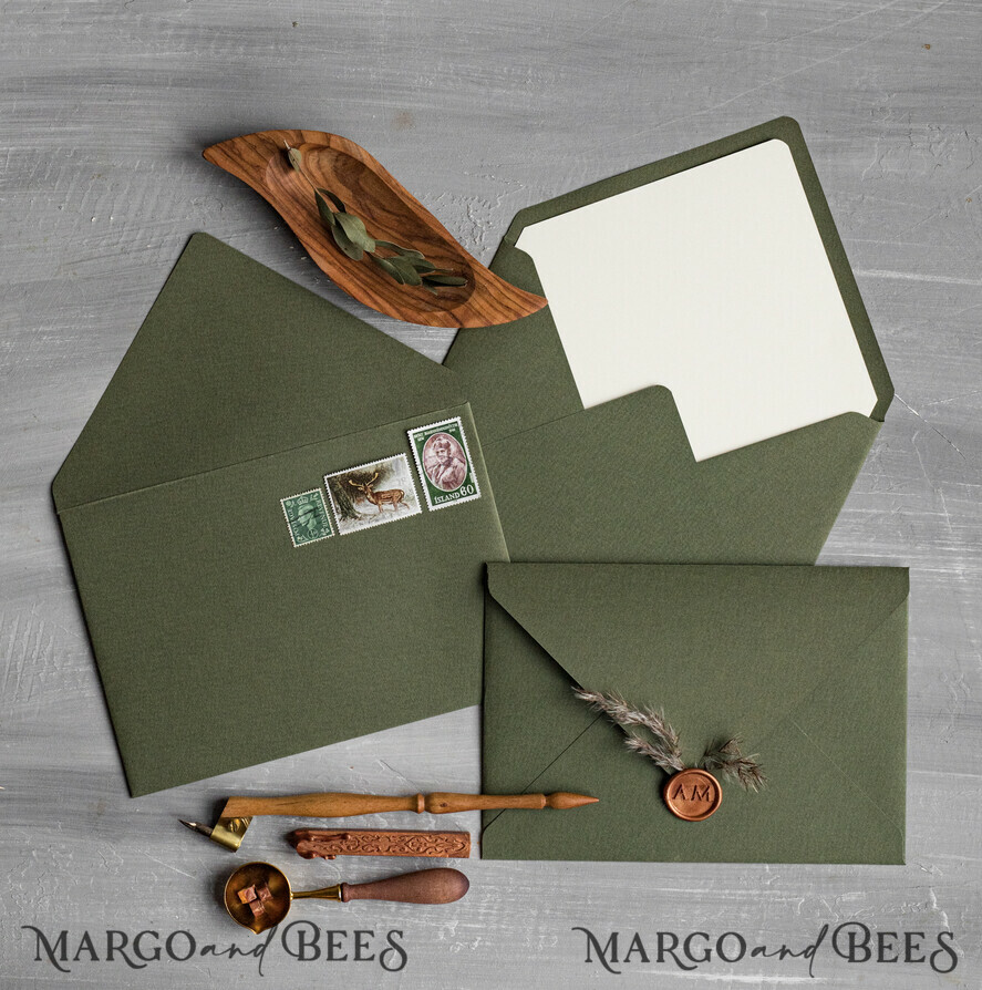 HOCHZEITS EINLADUNGEN Samtene Umschläge Olivenfarbene handgemachte Umschläge mit Einlage für Einladungen, handgemachte Bastelumschläge für Hochzeitskarten.