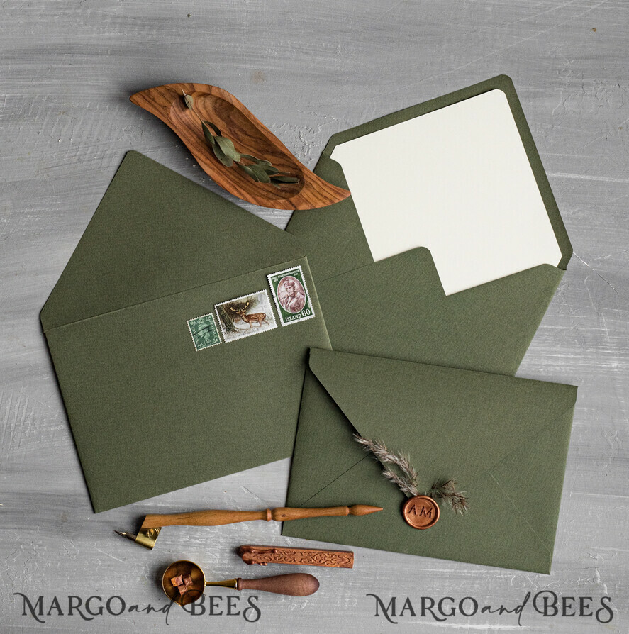 HOCHZEITS EINLADUNGEN Samtene Umschläge Olivenfarbene handgemachte Umschläge mit Einlage für Einladungen, handgemachte Bastelumschläge für Hochzeitskarten.
