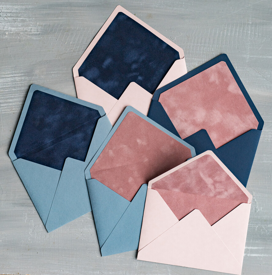 HOCHZEITS EINLADUNGEN Samtene Umschläge benutzerdefinierte Mixfarben Umschläge für Einladungen mit Samtfutter, A7 handgemachte Umschläge mit Samtfutter für Hochzeitskarten