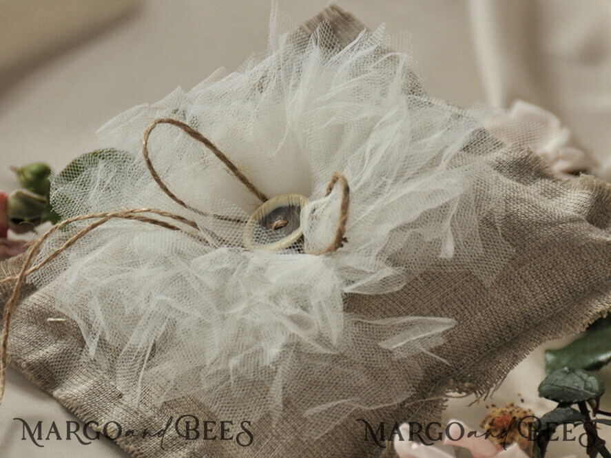 Ring discount box pillow