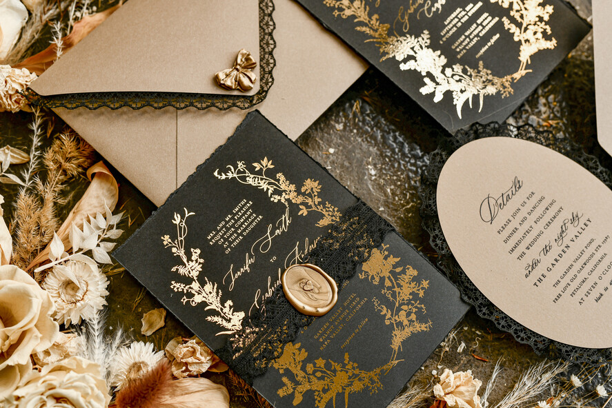 WEDDING INVITATIONS vintage lace/ rustic lace Black lace Personalized Golden Wedding invitations Vintage Lace Invites golden
