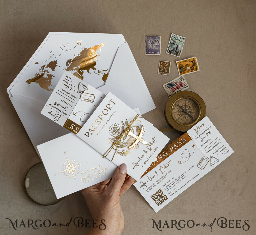HOCHZEITS EINLADUNGEN Pass zur Liebe / Strandhochzeits-Einladungen Goldweiße Pass-Wedding-Einladung, goldene Hochzeitskarten Boarding Pass, maßgeschneiderte Reise-Pass-Hochzeits-Einladungen im Ausland, Hochzeits-Einladungen für Destination Griechenland, Reisekarten-Hochzeitsstationery, Weltkarte