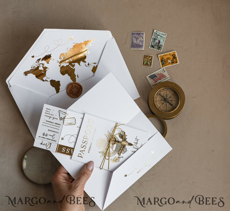HOCHZEITS EINLADUNGEN Pass zur Liebe / Strandhochzeits-Einladungen Goldweiße Pass-Wedding-Einladung, goldene Hochzeitskarten Boarding Pass, maßgeschneiderte Reise-Pass-Hochzeits-Einladungen im Ausland, Hochzeits-Einladungen für Destination Griechenland, Reisekarten-Hochzeitsstationery, Weltkarte