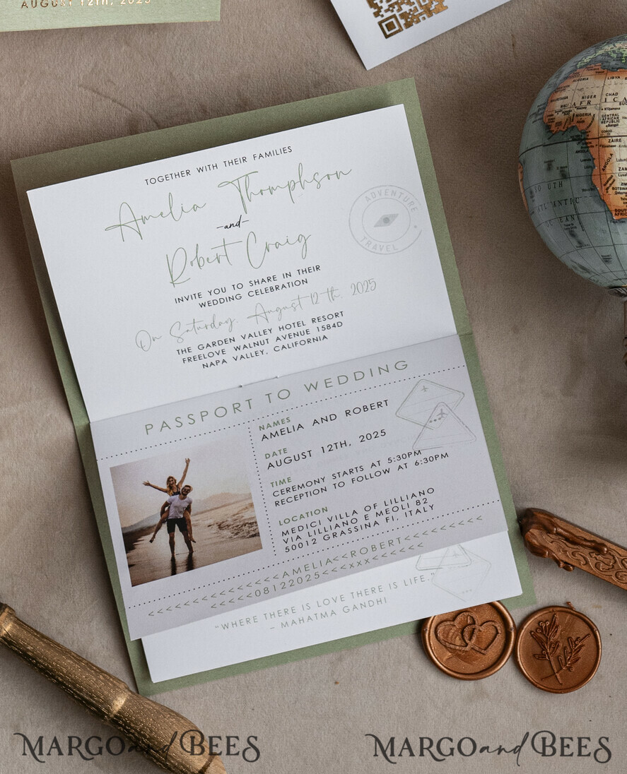 HOCHZEITS EINLADUNGEN Pass zur Liebe / Strandhochzeits-Einladungen Gold Salbeigrün Pass Hochzeitseinladung, Goldene Hochzeitseinladungen Boarding Pass, Grünreise Reisepass Hochzeitseinladungen im Ausland, Hochzeitskarten für Ziel Griechenland, Toskana Reisekarte Hochzeitspapeterie Italien Weltkarte.