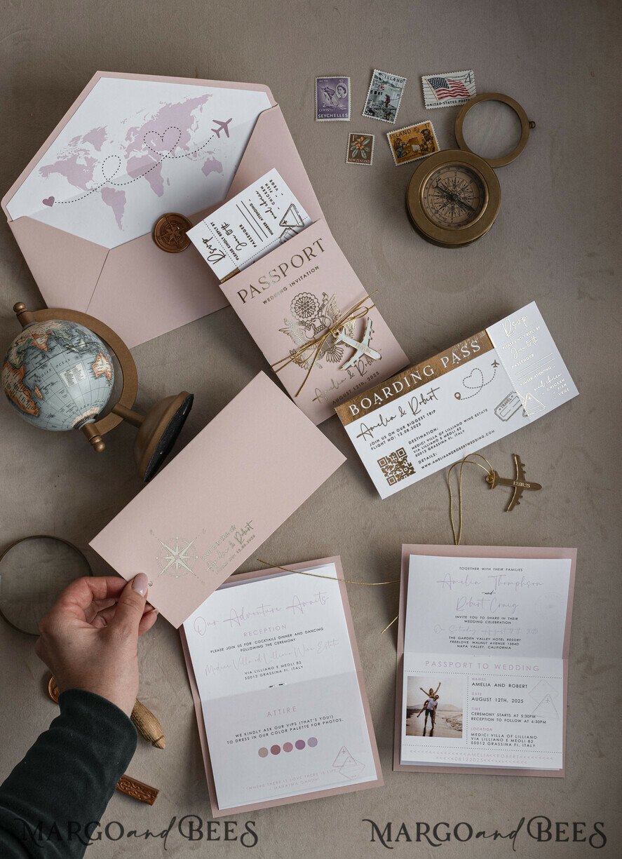 HOCHZEITS EINLADUNGEN Pass zur Liebe / Strandhochzeits-Einladungen Goldene Bluh pinke Pass Hochzeitseinladung, goldene Hochzeitskarten Boarding Pass, Reisepass Hochzeitseinladungen im Ausland, Zielhochzeits-Einladungen, Reisekarten Hochzeitspapeterie.