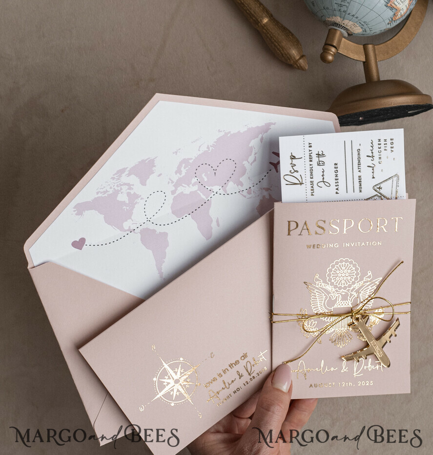 HOCHZEITS EINLADUNGEN Pass zur Liebe / Strandhochzeits-Einladungen Goldene Bluh pinke Pass Hochzeitseinladung, goldene Hochzeitskarten Boarding Pass, Reisepass Hochzeitseinladungen im Ausland, Zielhochzeits-Einladungen, Reisekarten Hochzeitspapeterie.