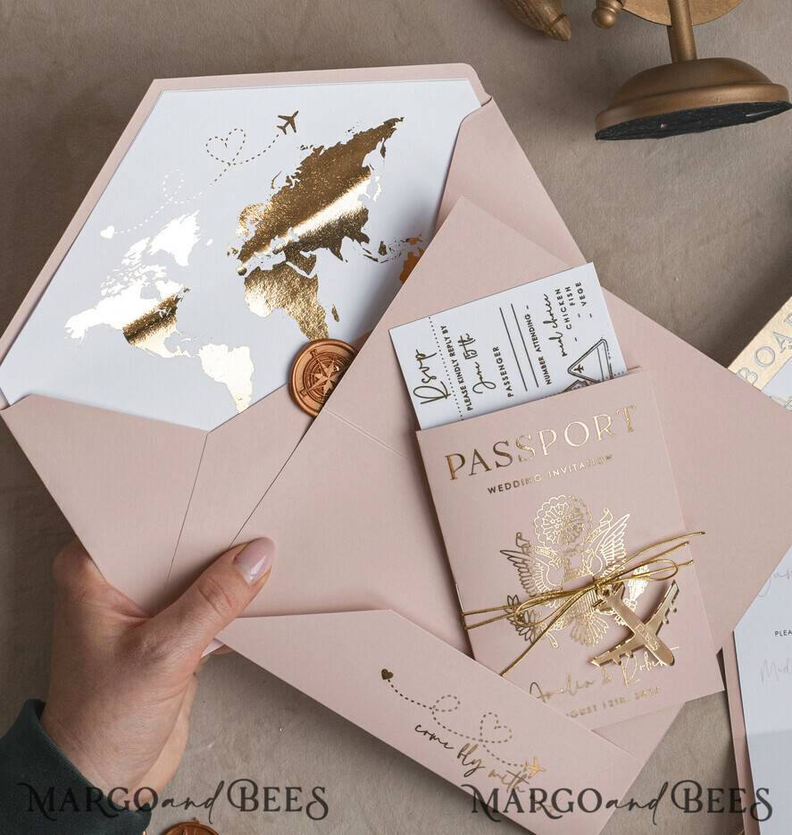 HOCHZEITS EINLADUNGEN Pass zur Liebe / Strandhochzeits-Einladungen Goldene Blühende Pink Passport Hochzeits Einladung, Goldene Hochzeitskarten Boarding Pass, Reise Pass Hochzeits Einladungen im Ausland, Ziel Hochzeits Einladungen, Reise Karte Hochzeitsstationery.