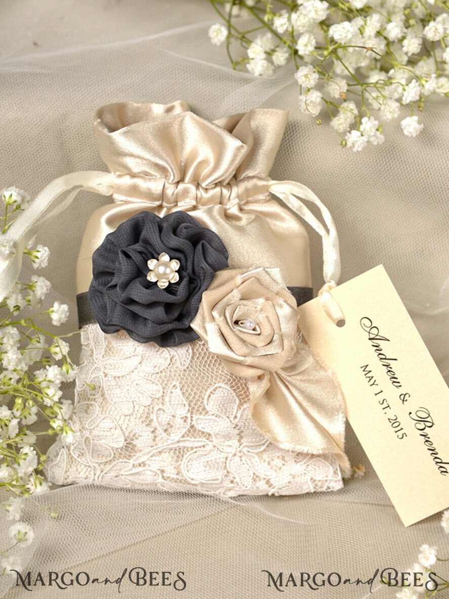 Hessian & Ivory Lace Lined Wedding Favour Bags Personalised Shabby Chic Vintage 