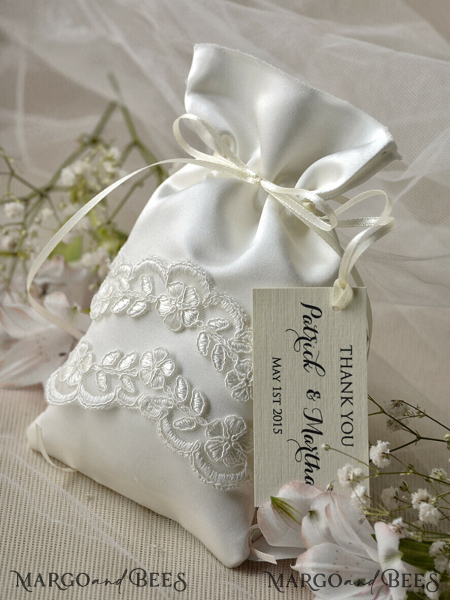 Kate Spade Wedding Belles Wedding Flower Cake Mini Clutch