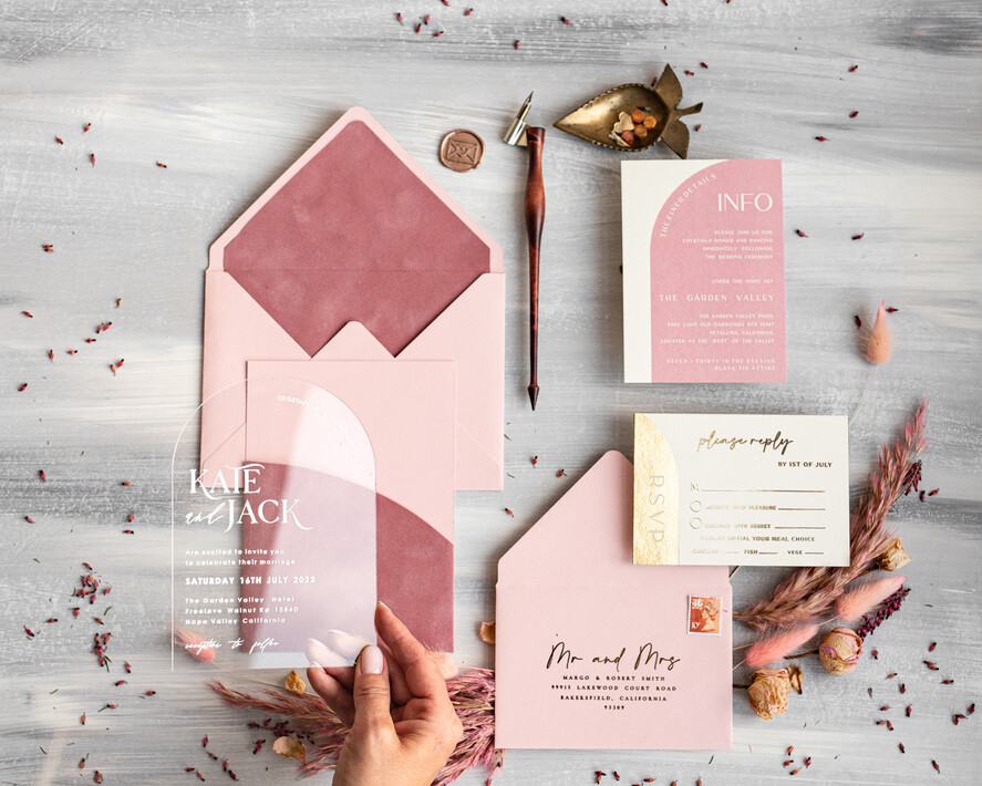WEDDING INVITATIONS Elegant Invites Classic Cards Arch Plexi Glass Wedding Invitation suite, Blush Pink Golden Wedding Invitations with Rsvp Velvet Pocket, Acrylic Modern Wedding Cards