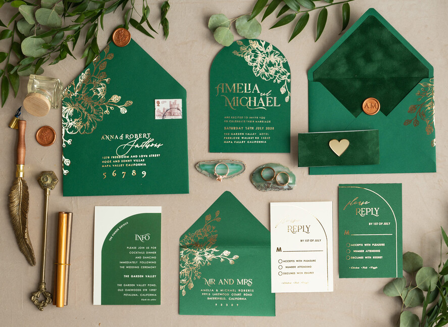 WEDDING INVITATIONS gold / rose gold / silver / glitter Arch Gold Greenery wedding invitation suite, Green Wedding Invites, Glamour Wedding Invitations, Greenery Wedding Set