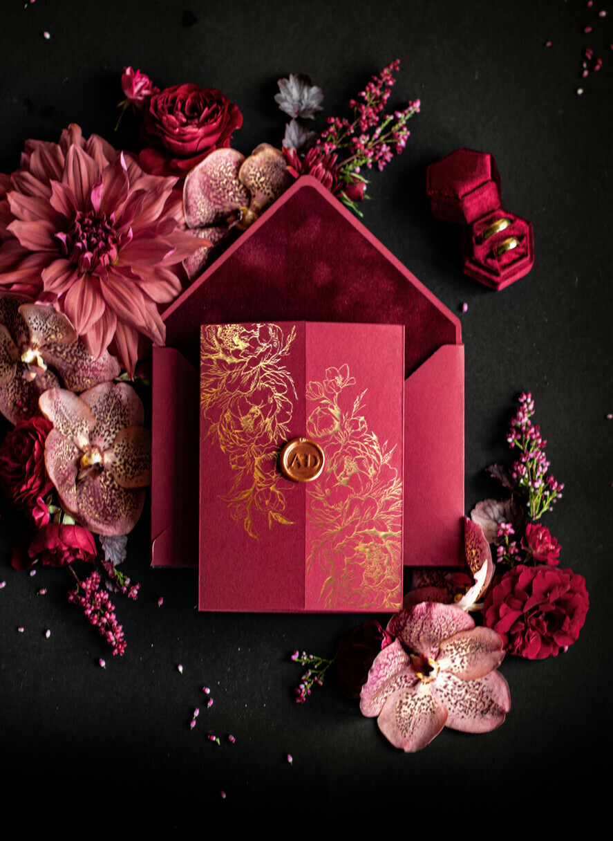 HOCHZEITS EINLADUNGEN Gold / Roségold / Silber / Glitzer Luxuriöse rote Samt-Hochzeitseinladungen, elegante Plexiglas-Acryl-Hochzeitskarten, glamouröse burgunderfarbene arabische Hochzeitseinladungen, indisches goldenes Glanz-Hochzeitseinladungspaket.