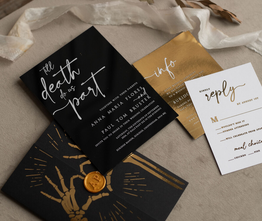 WEDDING INVITATIONS gold / rose gold / silver / glitter Halloween Gold Wedding Invitations, Black Gloss Acrylic Invitation set, Spooky plexi Invites Goth Wedding Invitation Cards, Gold Skeleton Wedding Set