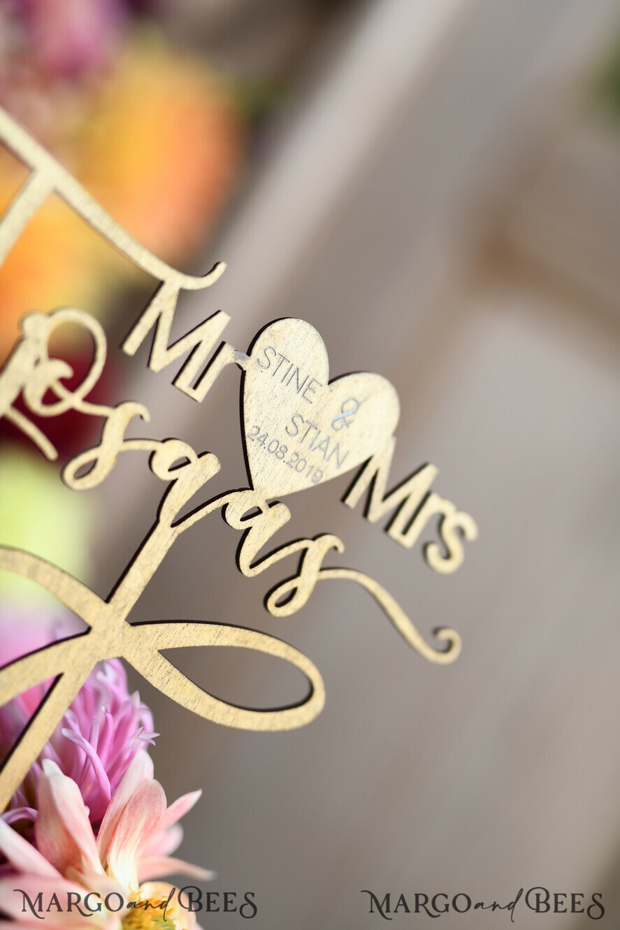 TORTENDEKORATION  
 Gold
 Topper, goldener Kuchentopper