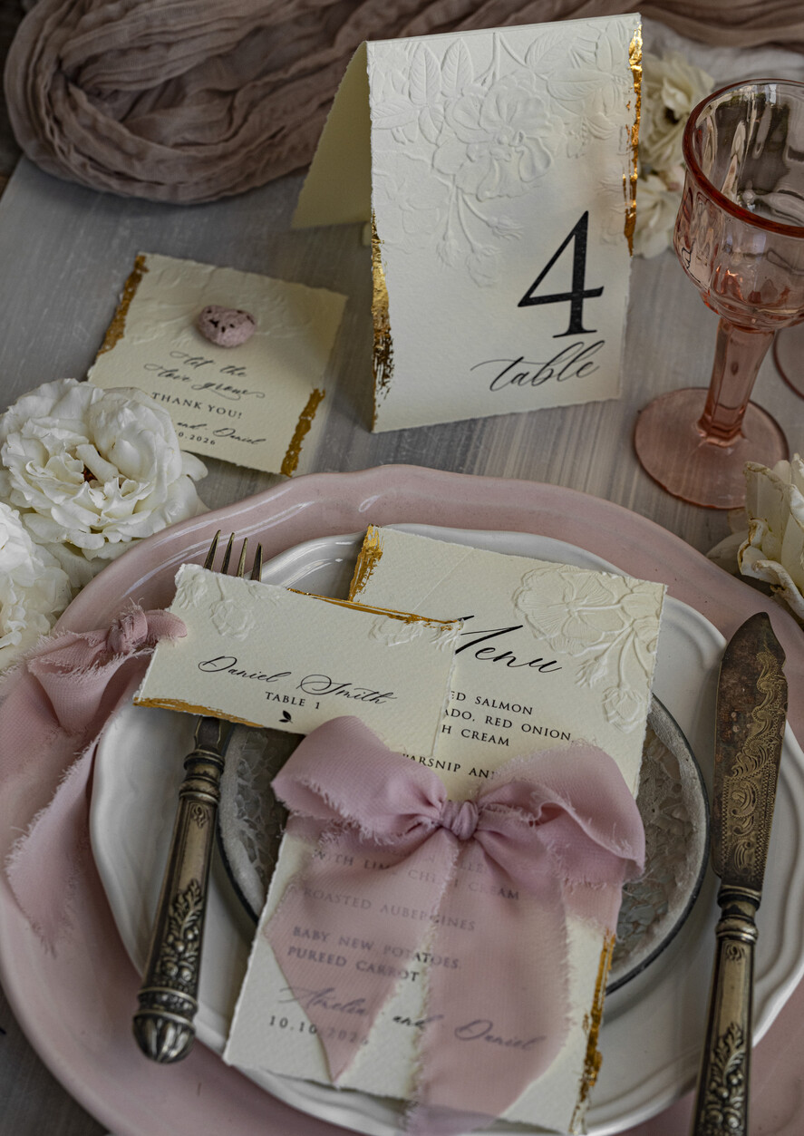 PLACE CARDS / TABLE CARDS Romantic Boho/ Botanical/ Floral Embossed Floral Wedding Place Cards, Personalized Wedding Name Cards, Luxury White Escort Cards, Elegant Reception Table Decor