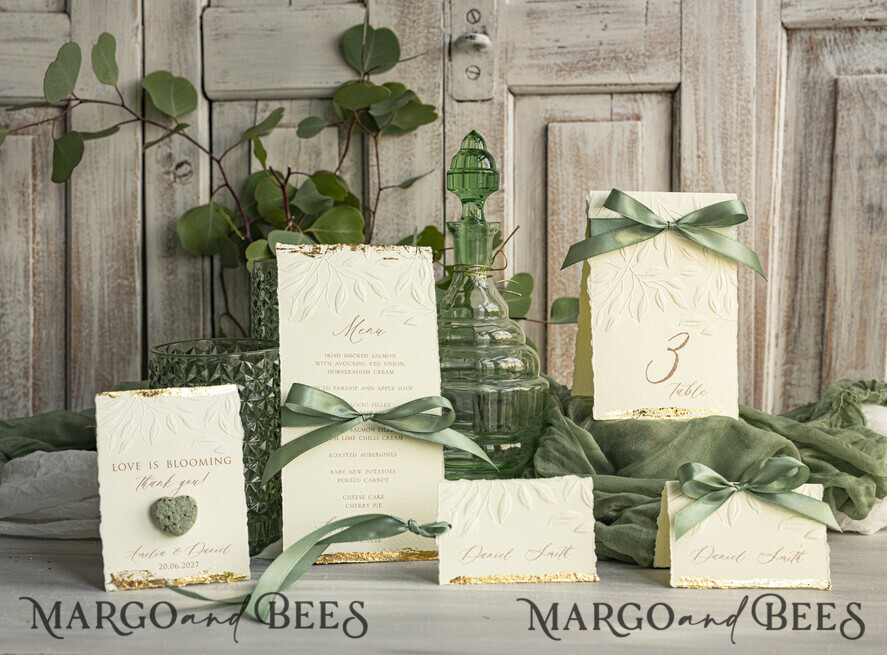 MENU & PROGRAMS romantic Elegant wedding menu card – a stylish way to display your wedding dishes and beautifully complement your table décor and place settings.