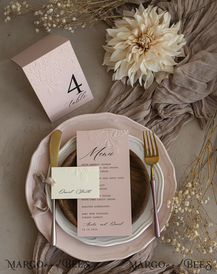 MENU & PROGRAMS romantic Elegant wedding menu card – a stylish way to display your wedding dishes and beautifully complement your table décor and place settings.
