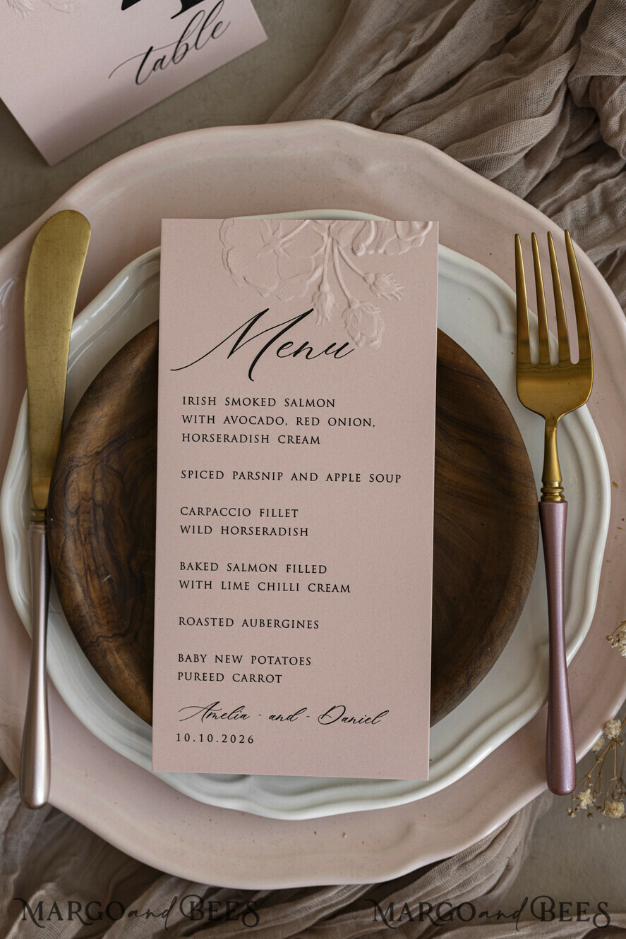 MENU & PROGRAMS romantic Elegant wedding menu card – a stylish way to display your wedding dishes and beautifully complement your table décor and place settings.