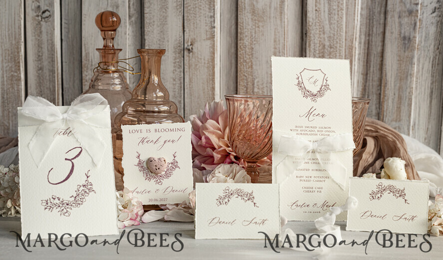 MENU & PROGRAMS romantic Elegant wedding menu card – a stylish way to display your wedding dishes and beautifully complement your table décor and place settings.