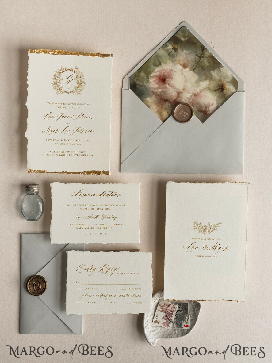 HOCHZEITS EINLADUNGEN moderne Kalligraphie / feine Kunst Prägung aus Elfenbein Gold Hochzeitseinladung, Florale Hochzeitseinladung, Toskana Italien Einladungssuite, Kranz Monogramm Hochzeitseinladungssuite, Fransenrand Einladungen, Zerrissene Kante Hochzeitseinladungen gold, Feine Kunst Hochzeitseinladungssuite, Fransenrand Papier