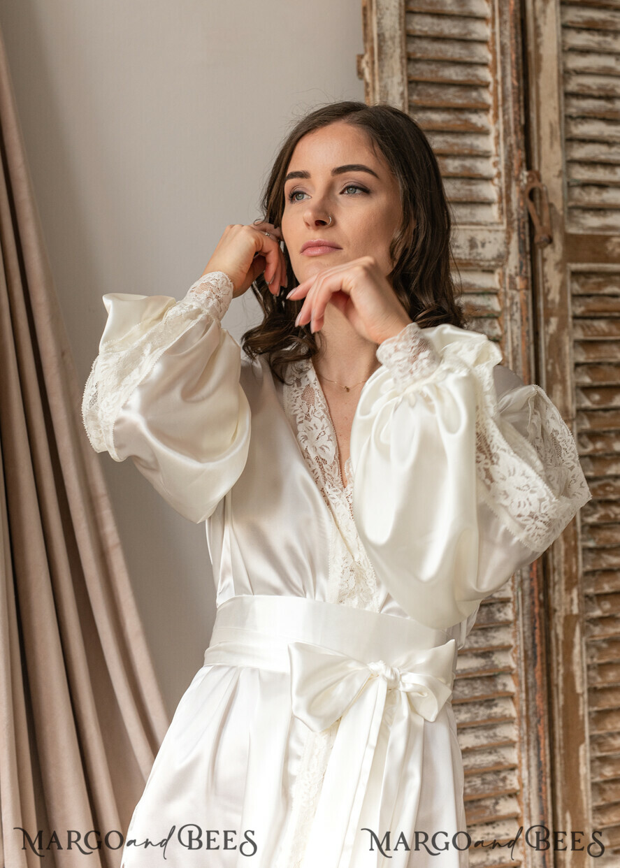 Silk Sation Robe for Bride, Lace Bridal robe for wedding with wide open  sleeves, Silk Bridal white robe, satin silk boudoir robe Dressing gown  Bridalshower gift
