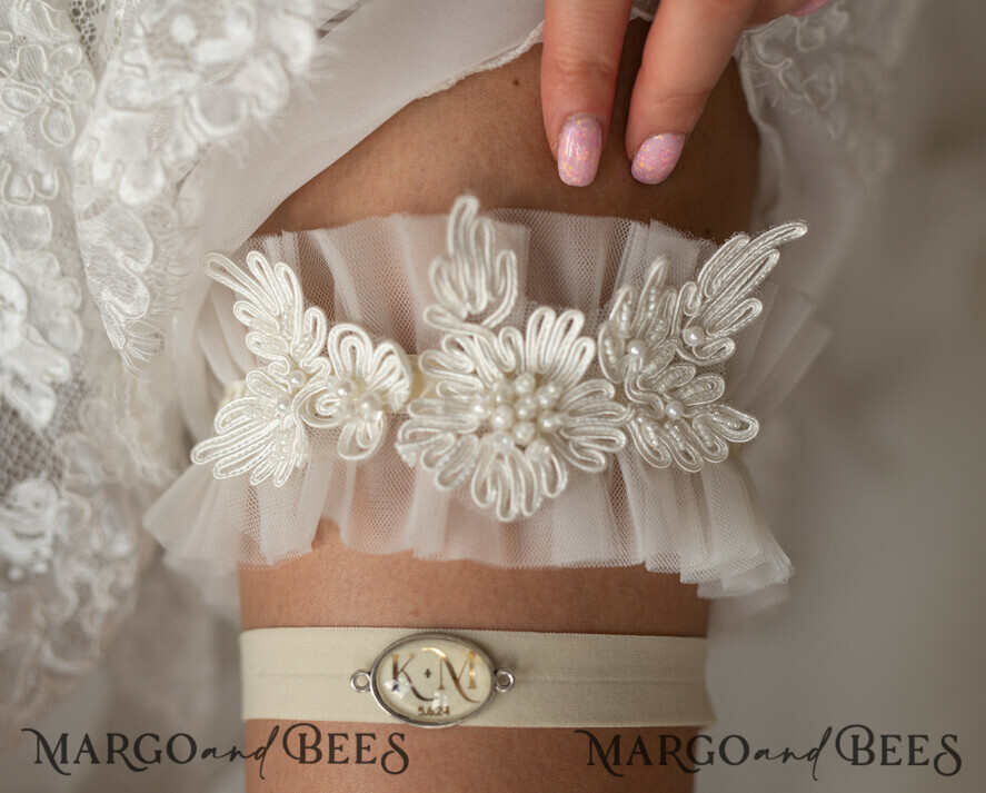Bridal Lace Bow Garter, White, One Size, Wearable Accessory for Weddings/Bachelorette  Party