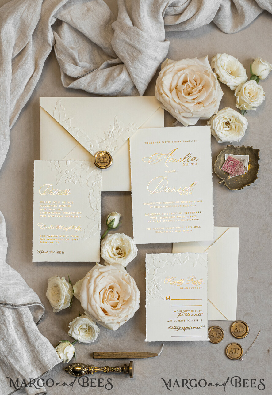 HOCHZEITS EINLADUNGEN geprägte Einladungen Feine Kunst geprägte blinde Elfenbein-Gold-Hochzeitskarte, goldene prägte florale Hochzeitskarte, Boho Ecru geprägte Einladungskollektion, Hochzeitseinladungskollektion aus Baumwollpapier mit Spiegelherz