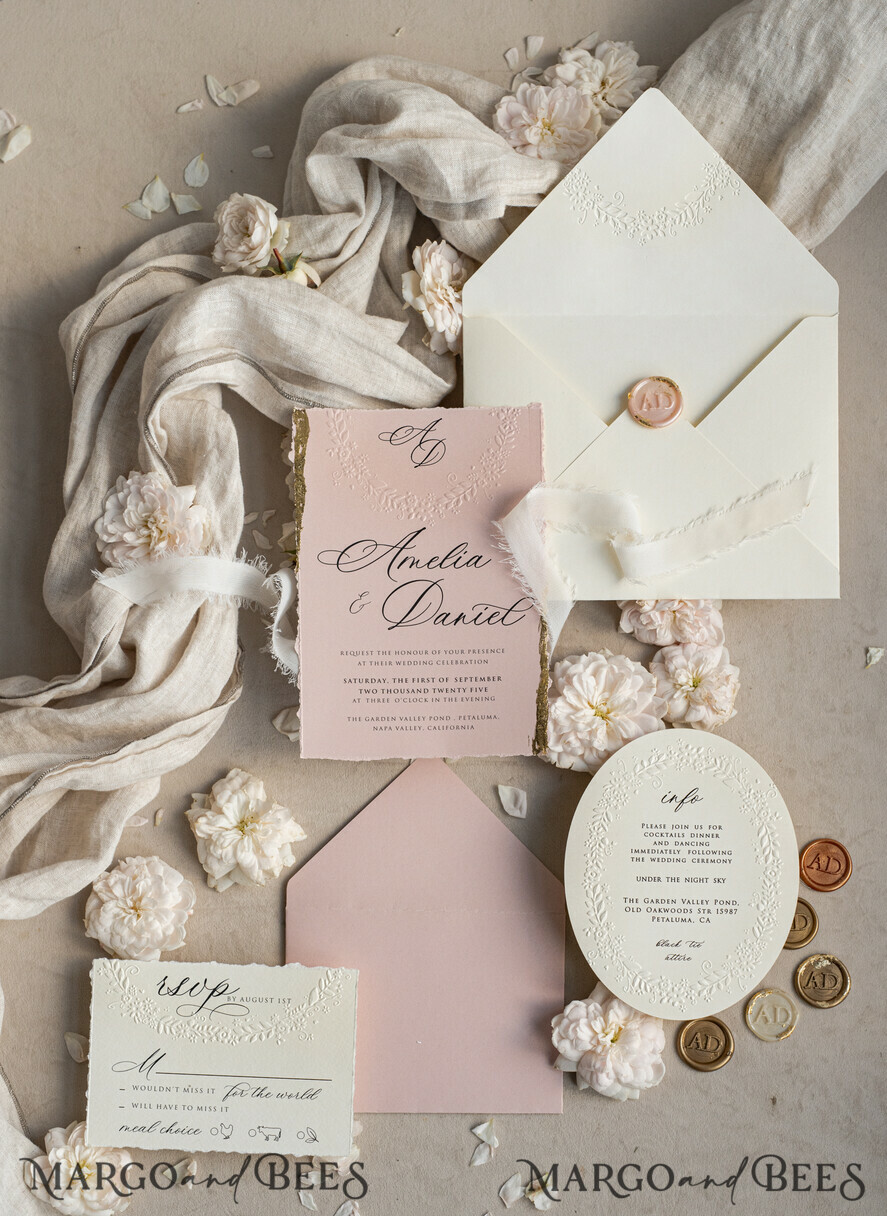 HOCHZEITS EINLADUNGEN geprägte Einladungen Feine Kunst geprägte blinde Elfenbein-Gold-Hochzeitskarte, goldene geprägte florale Hochzeitskarte, Boho Ecru geprägte Einladungskollektion, Hochzeitseinladungskollektion aus Baumwollpapier mit Spiegelherz