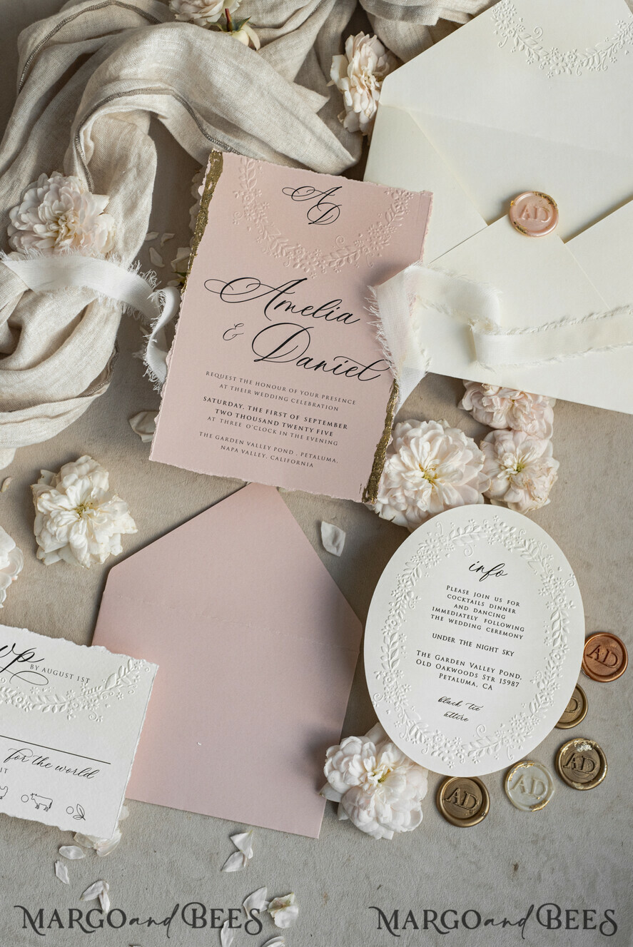 HOCHZEITS EINLADUNGEN geprägte Einladungen Feine Kunst geprägte blinde Elfenbein-Gold-Hochzeitskarte, goldene geprägte florale Hochzeitskarte, Boho Ecru geprägte Einladungskollektion, Hochzeitseinladungskollektion aus Baumwollpapier mit Spiegelherz