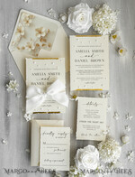 HOCHZEITS EINLADUNGEN moderne Kalligraphie / feine Kunst Feine Kunst Elfenbein Gold Hochzeitseinladung, Florale Hochzeitseinladung, Beigefarbene florale Einladungskollektion, Kranz Monogramm Hochzeitseinladungskollektion, Zackenschnitt Einladungen20