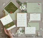 HOCHZEITS EINLADUNGEN moderne Kalligraphie / feine Kunst Feine Kunst Gold & Salbeigrüne Hochzeitseinladung, Samtgoldene Ränder Hochzeitseinladungen, Vintage Gold Einladungsset, Zerfledderte Ränder Hochzeitseinladung mit RSVP20